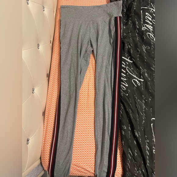 Two pieces - Picture 4 of 8